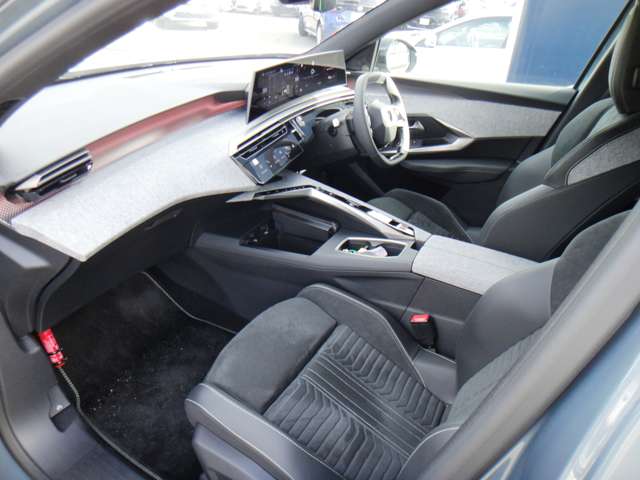 プジョー ３００８ ＧＴ アルカンタラパッケージ ハイブリッド R7年 (東北) 99