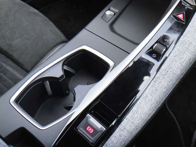 プジョー ３００８ ＧＴ アルカンタラパッケージ ハイブリッド R7年 (東北) 99