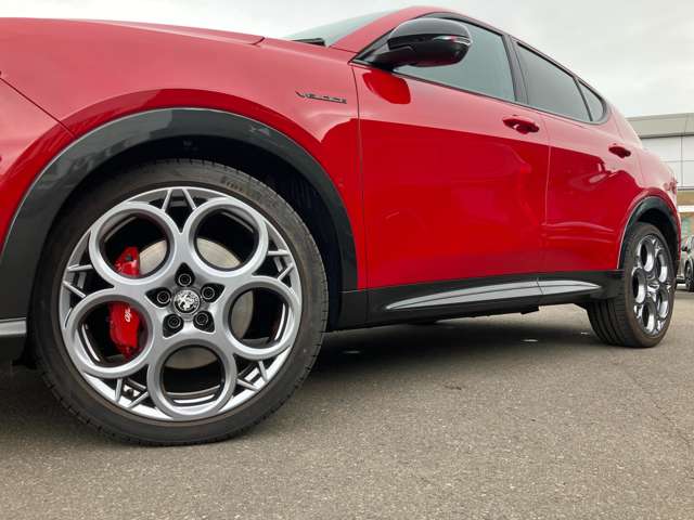 アルファロメオ トナーレ ハイブリッド ヴェローチェ R5年 (東北) 99