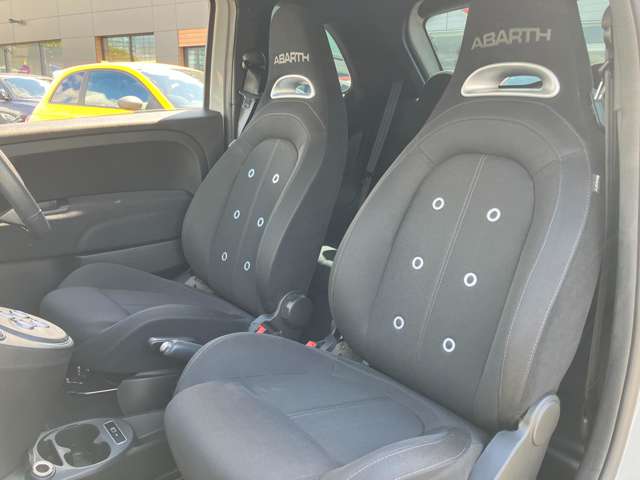 アバルト ５９５ １．４ R2年 (東北) 99