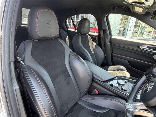 アルファロメオ ジュリア クアドリフォリオ　アルジェント H30年 (東北) 99