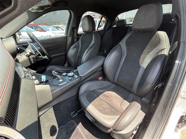 アルファロメオ ジュリア クアドリフォリオ　アルジェント H30年 (東北) 99