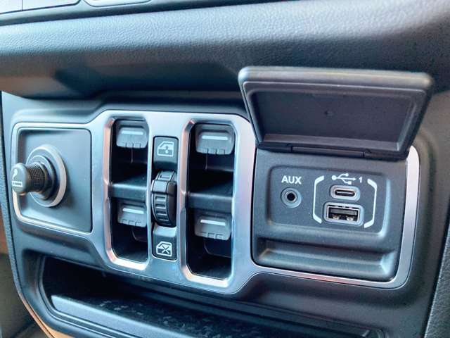 ジープ ラングラー　アンリミテッド アンリミテッド サハラ パワー サイド ステップ ４ＷＤ R7年 (東北) 99