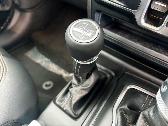 ジープ ラングラー　アンリミテッド アンリミテッド サハラ ４ＷＤ R7年 (東北) 99