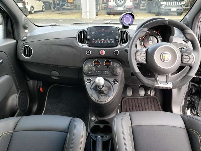 アバルト ６９５セッタンタチンクエ アニヴェルサーリオ １．４ R7年 (東北) 99