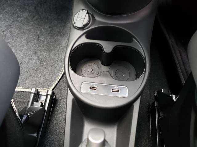 アバルト ６９５セッタンタチンクエ アニヴェルサーリオ １．４ R7年 (東北) 99