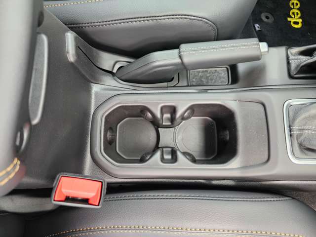 ジープ ラングラー　アンリミテッド アンリミテッド サハラ ４ＷＤ R7年 (東北) 99