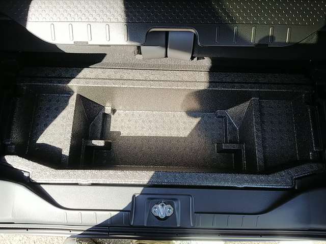 ダイハツ タント ６６０ ファンクロス R6年 (関東) 99