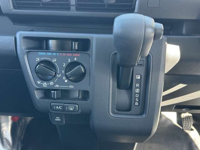 ダイハツ ハイゼットカーゴ ６６０ デラックス R6年 (東海) 99