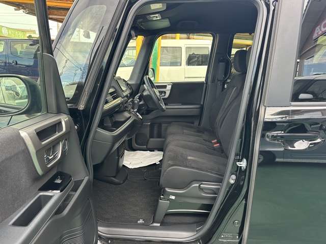 ホンダ Ｎ　ＢＯＸ カスタム ６６０ Ｌ スタイルプラス ブラック R5年 (東海) 99