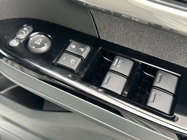 ホンダ Ｎ　ＢＯＸ カスタム ６６０ Ｌ スタイルプラス ブラック R5年 (東海) 99