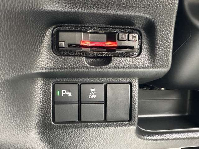 ホンダ Ｎ　ＢＯＸ カスタム ６６０ Ｌ スタイルプラス ブラック R5年 (東海) 99