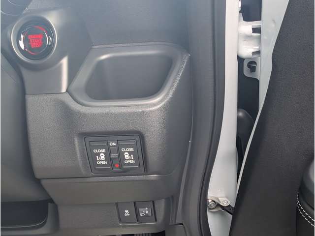 ホンダ Ｎ　ＢＯＸ カスタム ６６０ コーディネートスタイル モノトーン R7年 (関東) 99