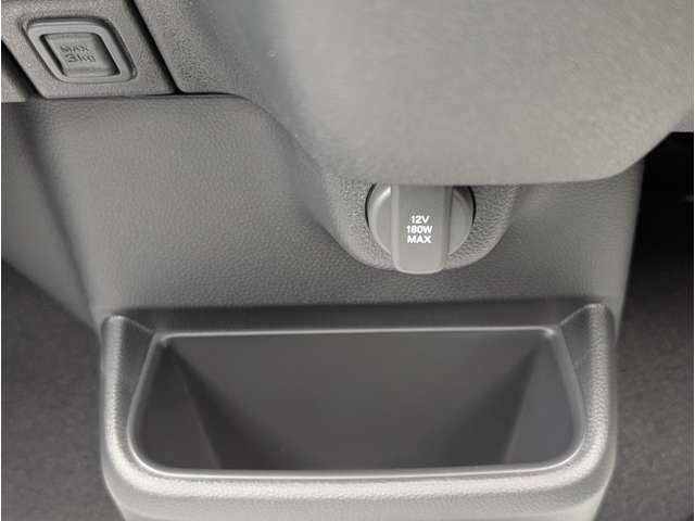 ホンダ Ｎ　ＢＯＸ カスタム ６６０ コーディネートスタイル モノトーン R7年 (関東) 99