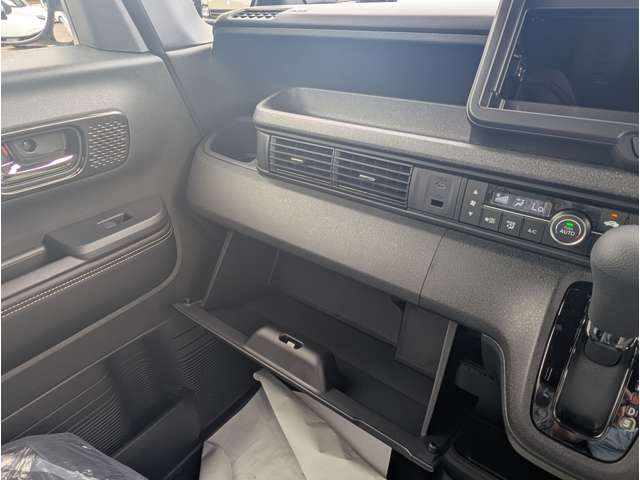 ホンダ Ｎ　ＢＯＸ カスタム ６６０ コーディネートスタイル モノトーン R7年 (関東) 99