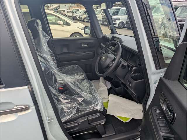 ホンダ Ｎ　ＢＯＸ カスタム ６６０ コーディネートスタイル モノトーン R7年 (関東) 99