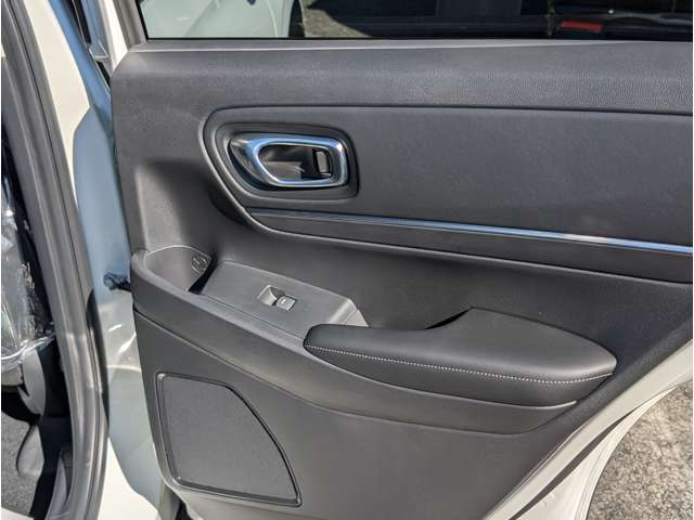 ホンダ ヴェゼル １．５ Ｅ：ＨＥＶ Ｚ R7年 (関東) 99