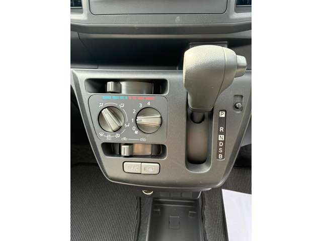 ダイハツ ミラ　イース ６６０ Ｌ ＳＡＩＩＩ R4年 (関東) 99