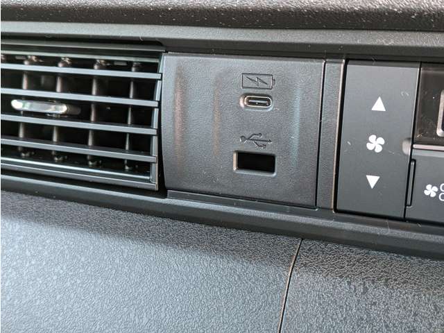 ホンダ Ｎ　ＢＯＸ カスタム ６６０ R7年 (関東) 99