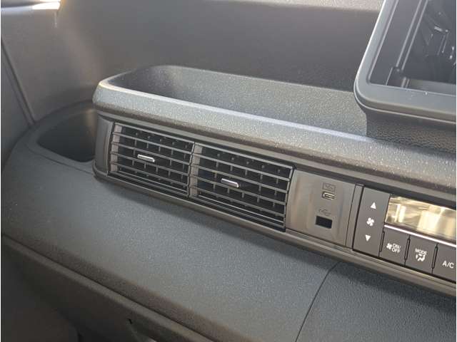 ホンダ Ｎ　ＢＯＸ カスタム ６６０ ターボ R7年 (関東) 99