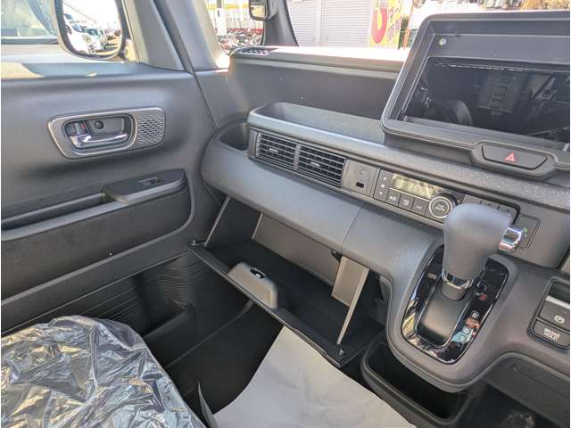 ホンダ Ｎ　ＢＯＸ カスタム ６６０ ターボ R7年 (関東) 99