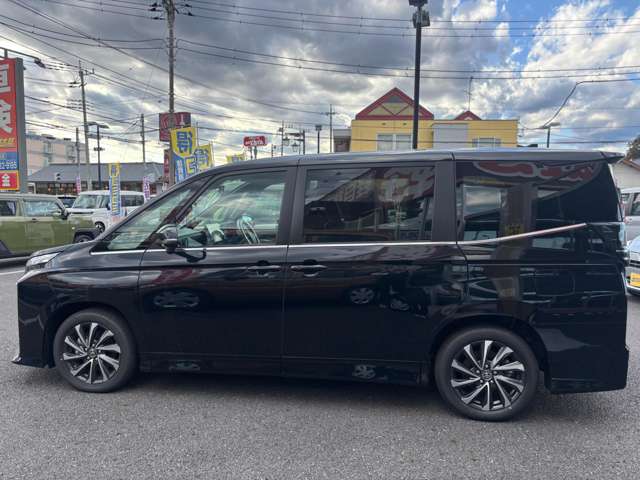 トヨタ ヴォクシー １．８ ハイブリッド Ｓ－Ｚ R7年 (関東) 99