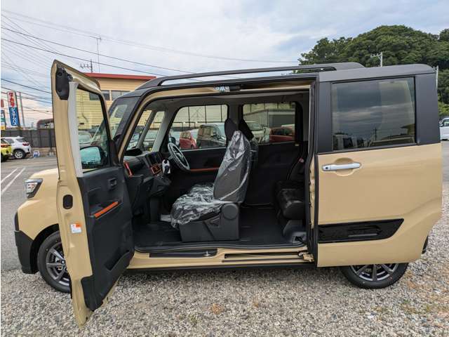 ダイハツ タント ６６０ ファンクロス R7年 (関東) 99