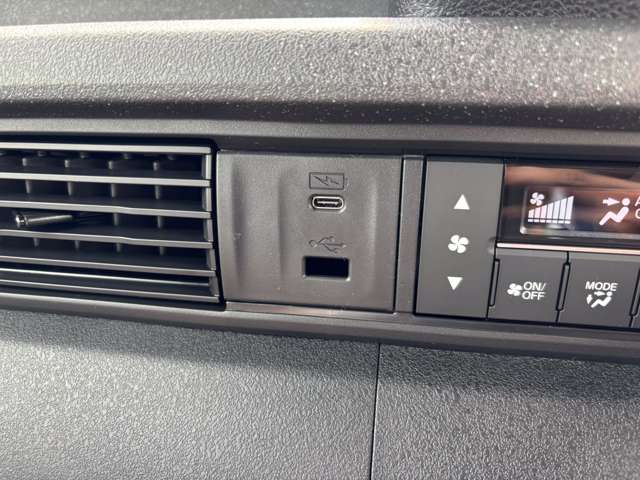 ホンダ Ｎ　ＢＯＸ カスタム ６６０ ターボ R7年 (関東) 99