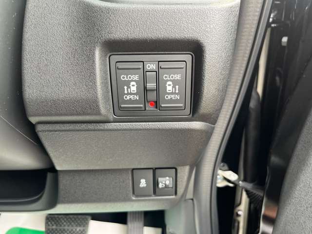 ホンダ Ｎ　ＢＯＸ カスタム ６６０ ターボ R7年 (関東) 99