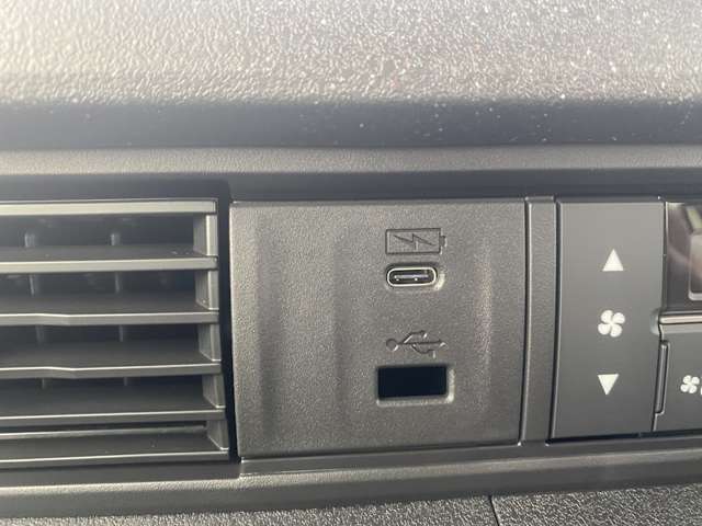 ホンダ Ｎ　ＢＯＸ カスタム ６６０ R7年 (関東) 99