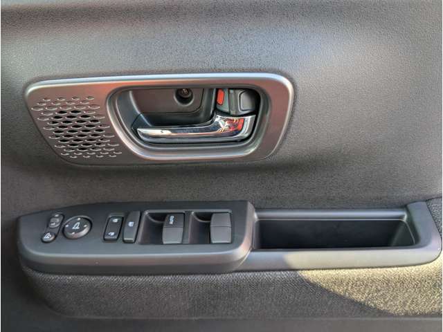 ホンダ Ｎ　ＢＯＸ カスタム ６６０ R7年 (関東) 99