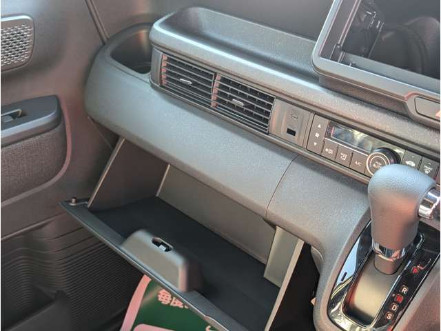 ホンダ Ｎ　ＢＯＸ カスタム ６６０ R7年 (関東) 99