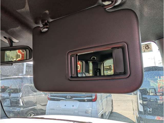 ホンダ Ｎ　ＢＯＸ カスタム ６６０ R7年 (関東) 99