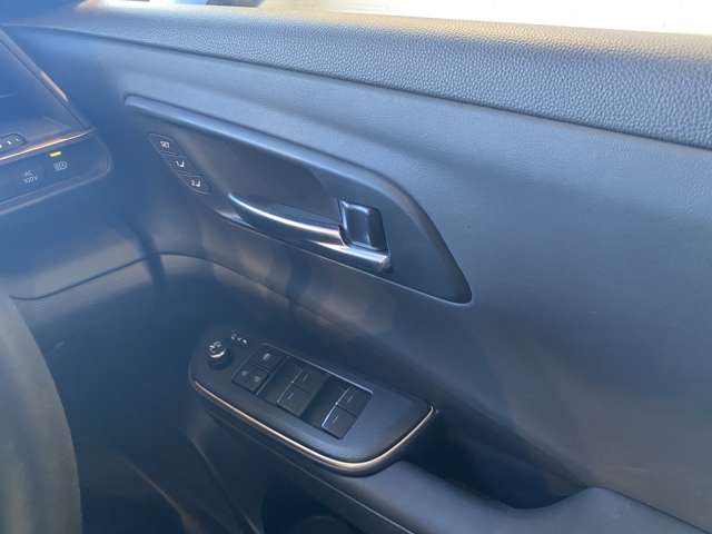 トヨタ クラウン　クロスオーバー　ハイブリッド ２．５ Ｇ アドバンスト レザー パッケージ Ｅ－ＦＯＵＲ ４ＷＤ R4年 (九州・沖縄) 99