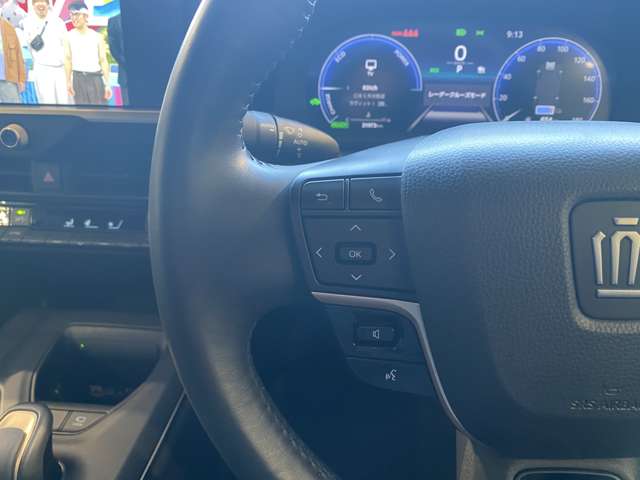 トヨタ クラウン　クロスオーバー　ハイブリッド ２．５ Ｇ アドバンスト レザー パッケージ Ｅ－ＦＯＵＲ ４ＷＤ R4年 (九州・沖縄) 99