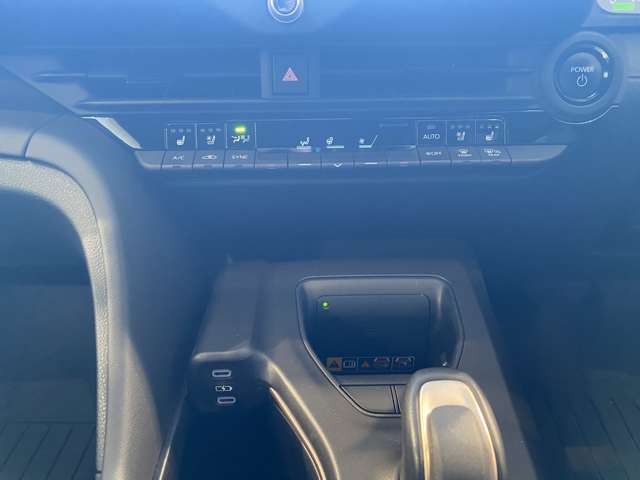 トヨタ クラウン　クロスオーバー　ハイブリッド ２．５ Ｇ アドバンスト レザー パッケージ Ｅ－ＦＯＵＲ ４ＷＤ R4年 (九州・沖縄) 99