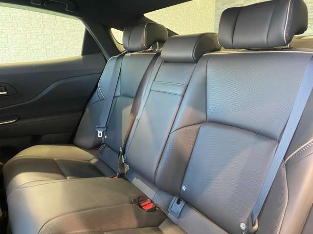 トヨタ クラウン　クロスオーバー　ハイブリッド ２．５ Ｇ アドバンスト レザー パッケージ Ｅ－ＦＯＵＲ ４ＷＤ R4年 (九州・沖縄) 99