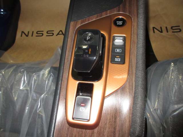 日産 ノートオーラ １．２ Ｇ R4年 (九州・沖縄) 99