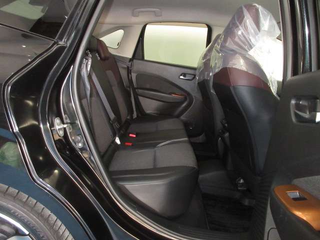 日産 ノートオーラ １．２ Ｇ R4年 (九州・沖縄) 99