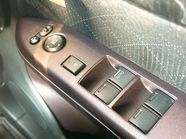 ホンダ Ｎ−ＯＮＥ ６６０ プレミアム Ｌパッケージ H26年 (九州・沖縄) 99