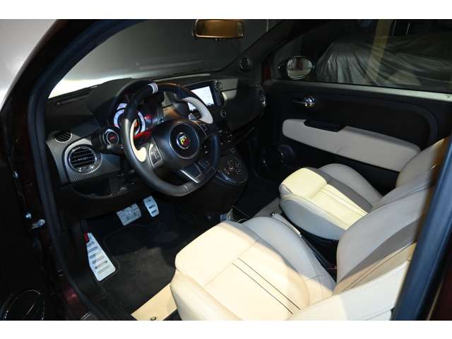 アバルト ６９５エディツィオーネマセラティ １．４ H25年 (関東) 99