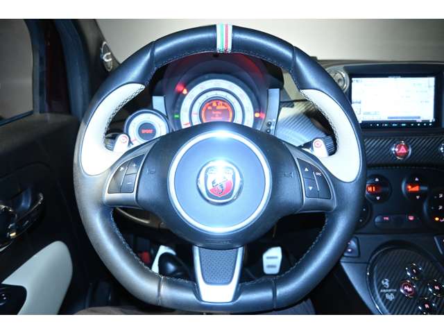 アバルト ６９５エディツィオーネマセラティ １．４ H25年 (関東) 99