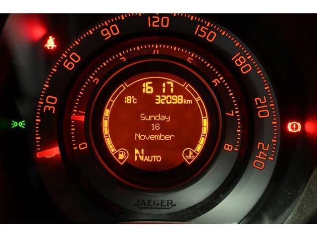 アバルト ６９５エディツィオーネマセラティ １．４ H25年 (関東) 99