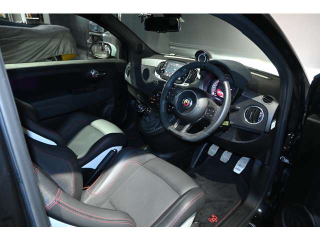 アバルト ６９５エッセエッセ １．４ R4年 (関東) 99