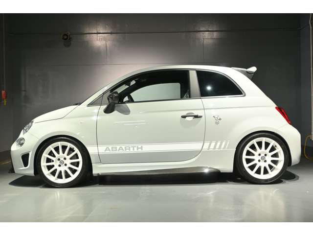 アバルト ６９５エッセエッセ 左Ｈ 正規未導入ＭＴＡ R5年 (関東) 99