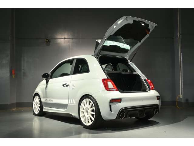 アバルト ６９５エッセエッセ 左Ｈ 正規未導入ＭＴＡ R5年 (関東) 99