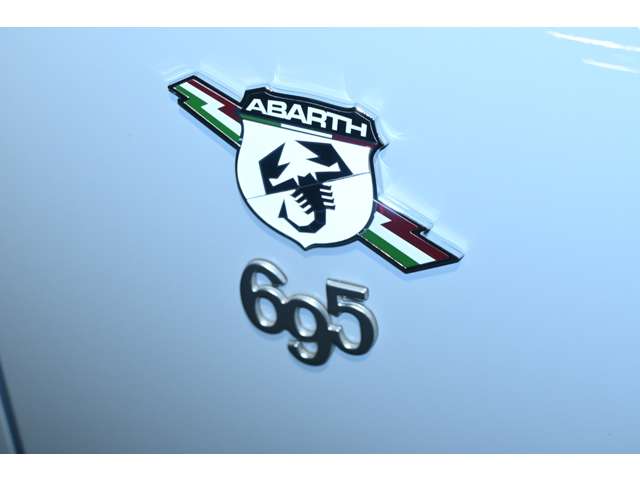 アバルト ６９５エッセエッセ 左Ｈ 正規未導入ＭＴＡ R5年 (関東) 99