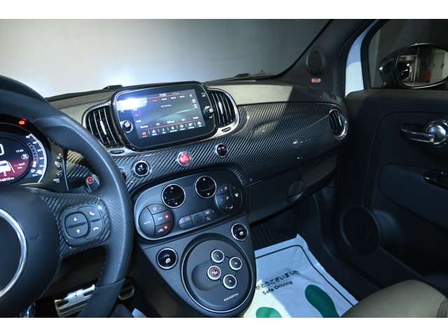 アバルト ６９５エッセエッセ 左Ｈ 正規未導入ＭＴＡ R5年 (関東) 99