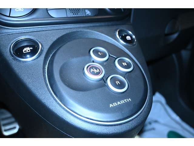 アバルト ６９５エッセエッセ 左Ｈ 正規未導入ＭＴＡ R5年 (関東) 99