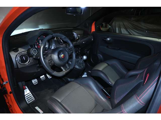 アバルト ６９５Ｃ ６９５Ｃ 左Ｈ ＭＴ 正規未導入 R6年 (関東) 99